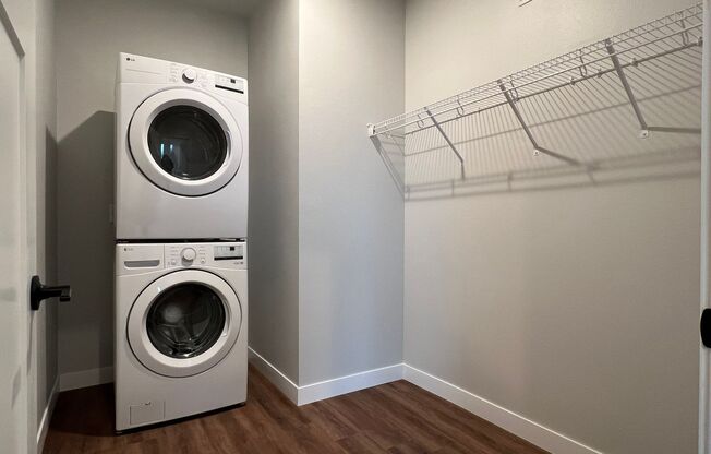 1 bed, 1 bath, 669 sqft, $1,465, Unit WR 305-219