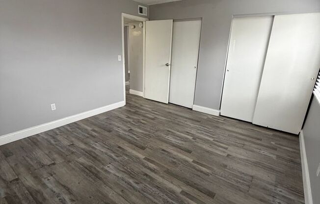 2 beds, 1 bath, 850 sqft, $1,300, Unit 8472-5