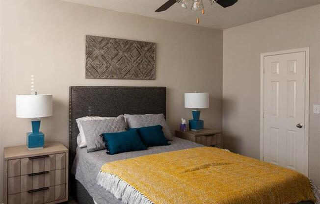 Sycamore Farms - Bedroom with ceiling fan - Weidner