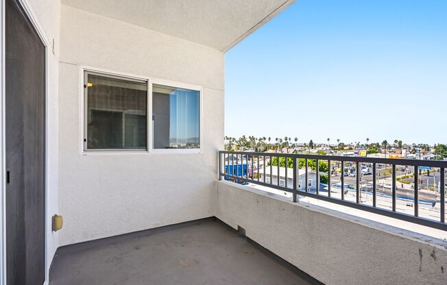 2 beds, 2 baths, 1,037 sqft, $2,950, Unit 507