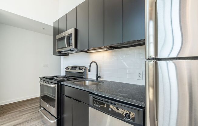 2 beds, 2 baths, 824 sqft, $1,745, Unit 19