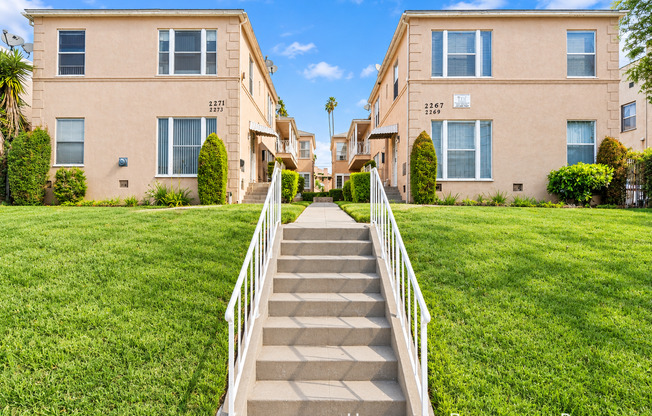 2269 W ADAMS BLVD