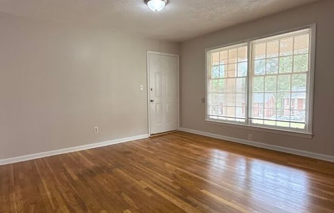 2 beds, 1 bath, $2,150, Unit Unit 32