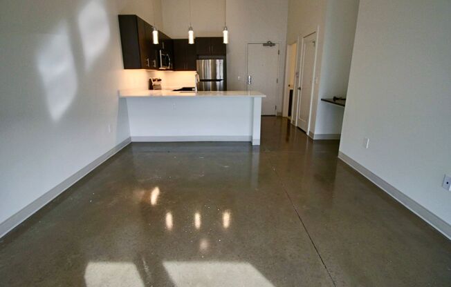 1 bed, 1 bath, 648 sqft, $1,395, Unit APT 105