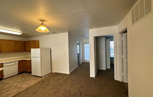 2 beds, 2 baths, 953 sqft, $1,350, Unit 3704 - B