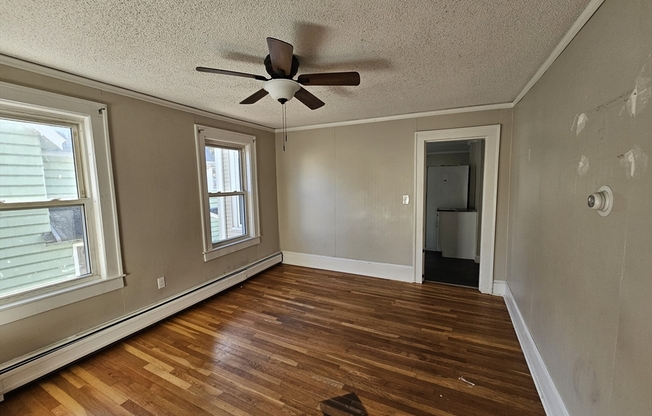 3 beds, 1 bath, 1,000 sqft, $1,850, Unit 2