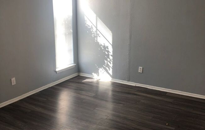Available Units at 1400 North!!!