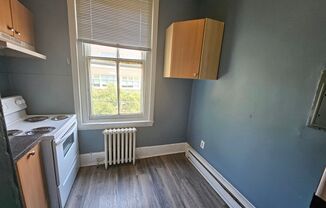 1 bed, 1 bath, $900, Unit 1B