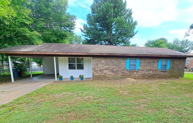 3 Bed, 1.5 Bath Home for lease in Greenwood!