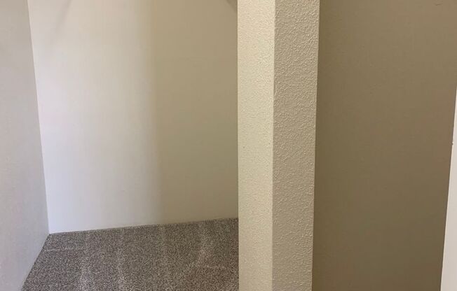 1 bed, 1 bath, 703 sqft, $850, Unit 1910