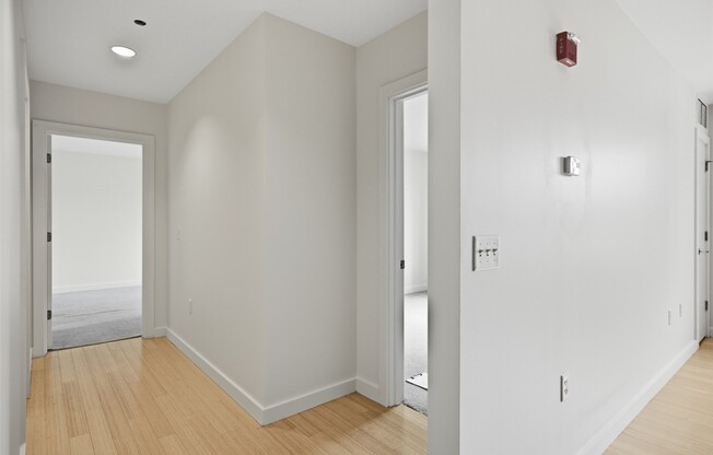 2 beds, 2 baths, 980 sqft, $3,100, Unit 307