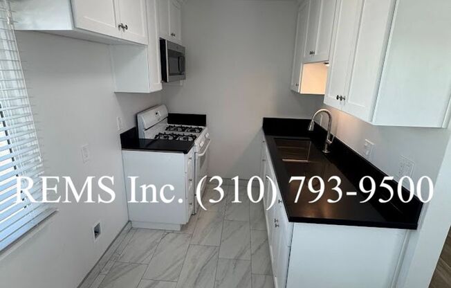 Remodeled 1 Bedroom Apartment in Hermosa Beach w/ Carport Parking
