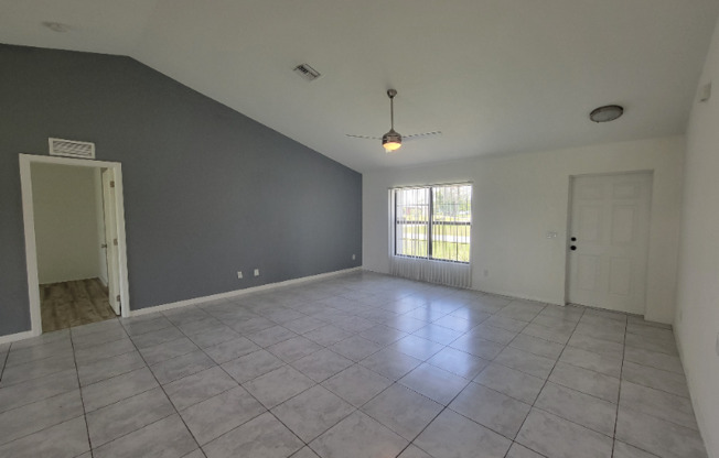 322 SW 23 ST