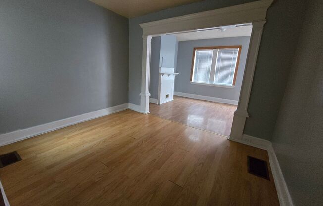 3 beds, 1 bath, $1,300