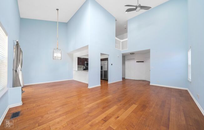 2 Bedroom Townhome in Lakewood Village in Mundelein!
