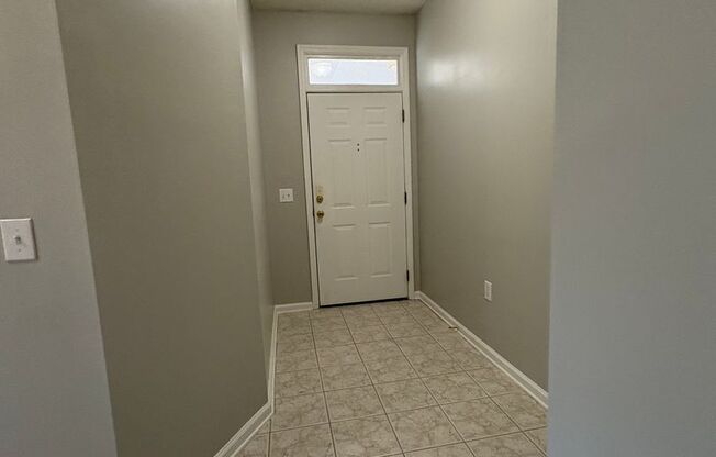 Beautiful 3 Bedroom and 2 Bath Apartment