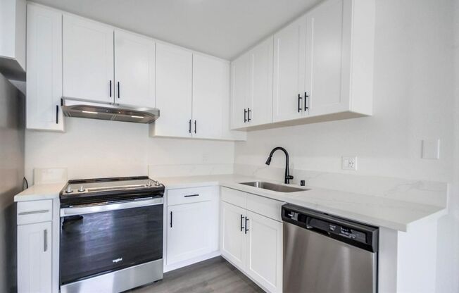 1 bed, 1 bath, 576 sqft, $2,495, Unit 11