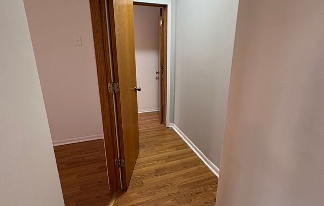 3 beds, 1 bath, 1,003 sqft, $1,225, Unit CA 143.5-3W