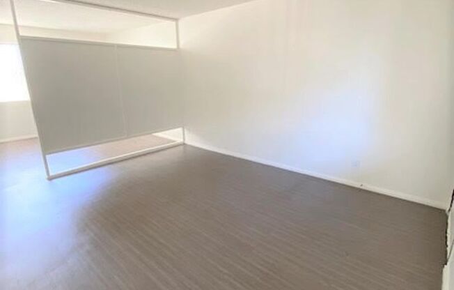 1 bed, 1 bath, $1,300, Unit 0107