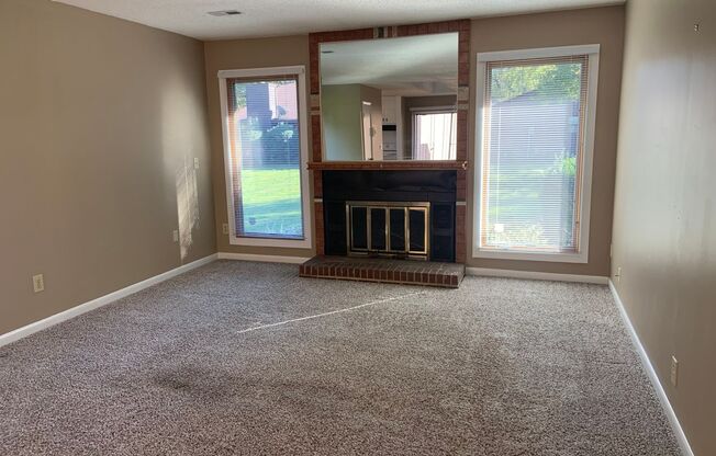 2 BR Patio Home Close to Emerald Pointe