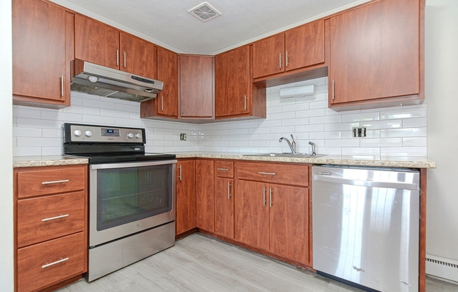 4 Colonial Village Dr 11