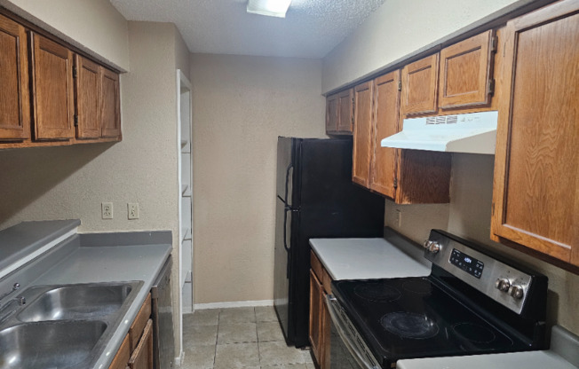 9605 Walnut