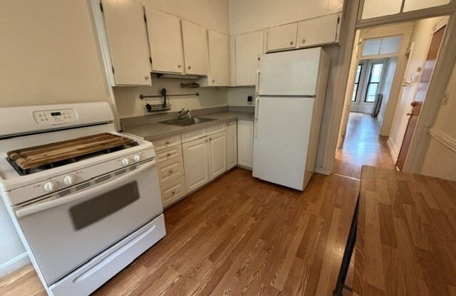 2 beds, 1 bath, 700 sqft, $3,150, Unit 2