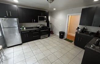 4 beds, 1 bath, 1,400 sqft, $3,995, Unit 2