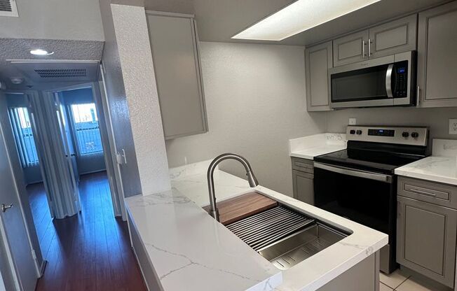 2 beds, 2 baths, 780 sqft, $2,375, Unit 317