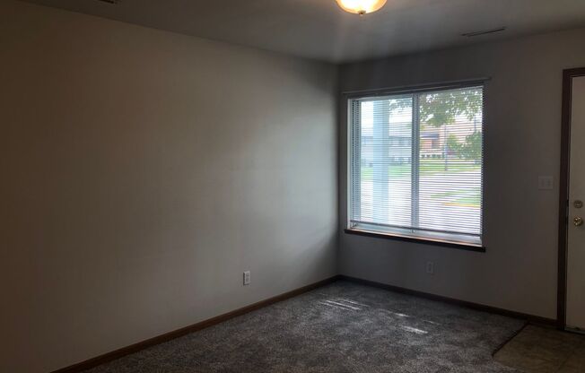 1 bed, 1 bath, 700 sqft, $750