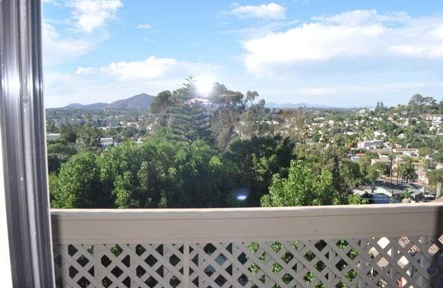 La Mesa 3 BR / 2.5 BA 2,152 SQFT "Stunning Views"