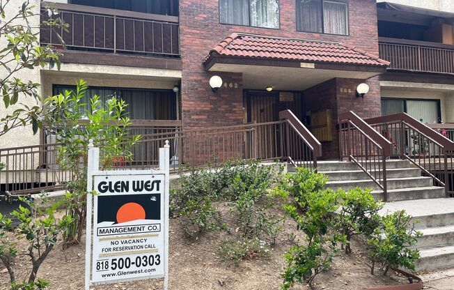 466-462 RIVERDALE DR.