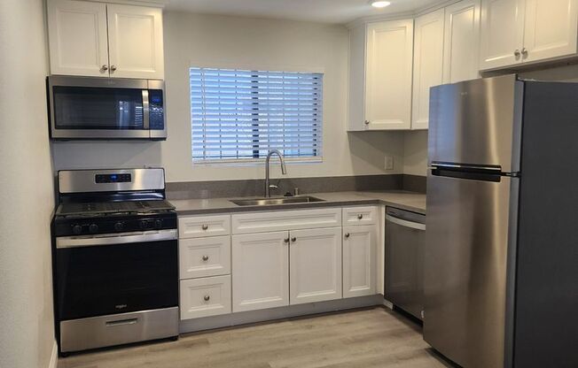 2 beds, 1 bath, 900 sqft, $2,395, Unit 3