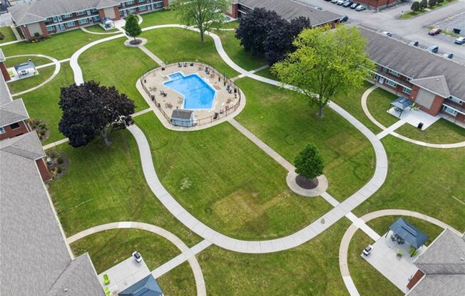 Renovated apartment with pool and parking