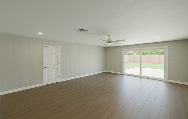 Live Just Minutes from Campus with Scenic Overlook Views! 6 Bed!