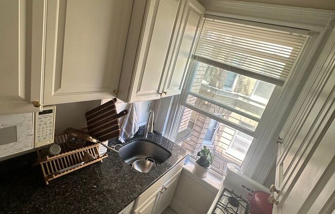 1 bed, 1 bath, 550 sqft, $2,450, Unit 34