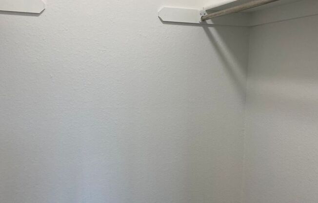 2 beds, 1 bath, 800 sqft, $1,895, Unit 1025-204