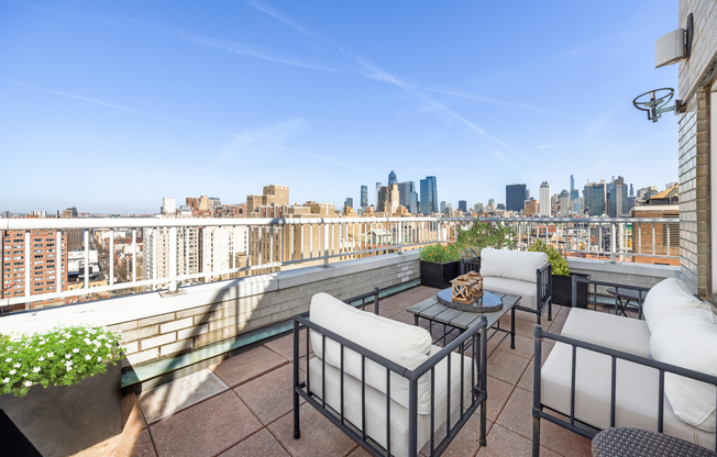 101 W 12 ST