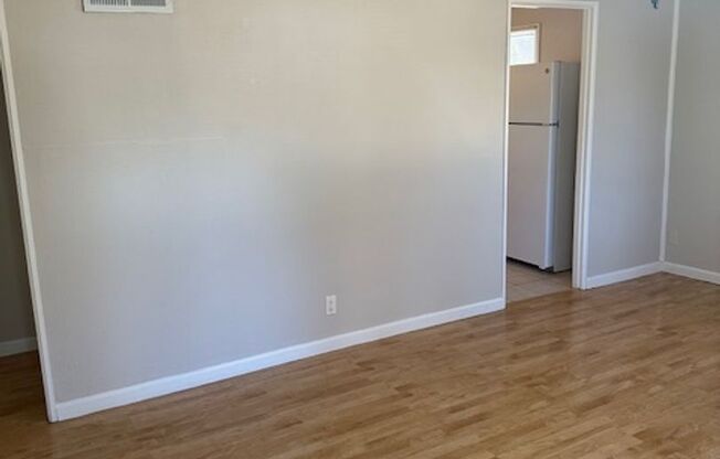 2 beds, 1 bath, $1,100