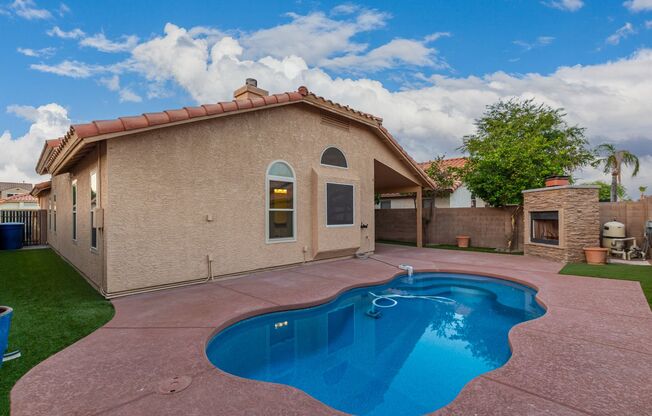 Beautiful 3-Bedroom, 2-Bathroom Single-Story Home with Vaulted Ceilings and Sparkling Pool!