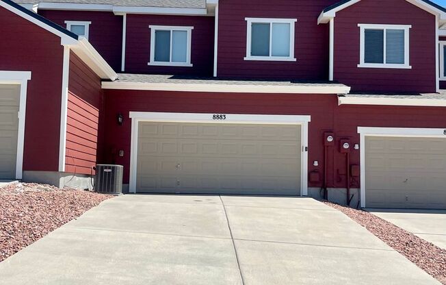 3 beds, 2.5 baths, $1,995