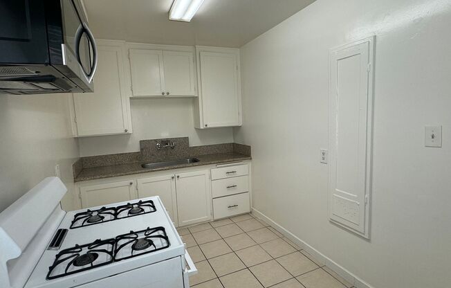 1 bed, 1 bath, $1,495, Unit Unit 8