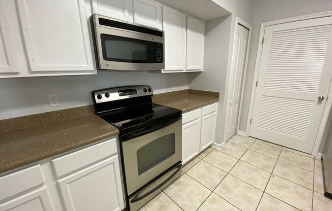 Beautiful 2 bedroom, 2 bathroom condo for rent in Summer Key!