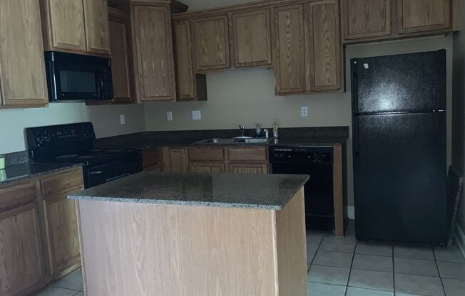 3 beds, 2 baths, $1,800, Unit #202