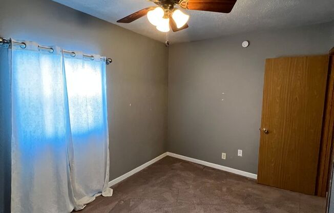 2 beds, 1 bath, $1,025