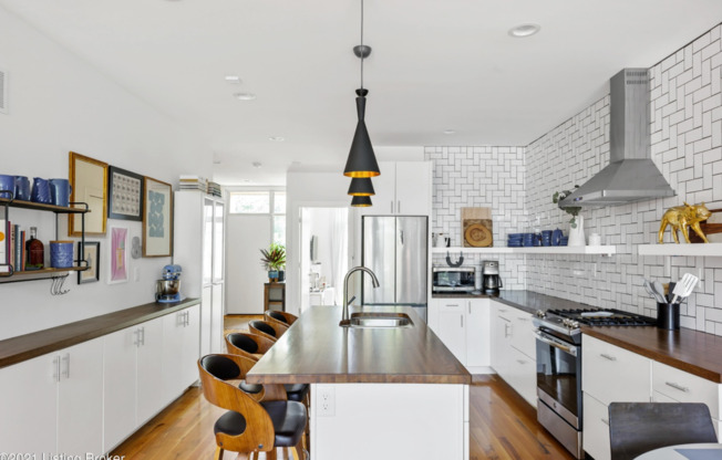 Modern 3 Bed 3 Bath Highlands Home