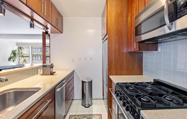155 E 38 ST
