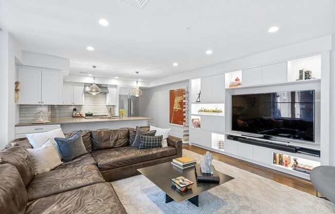 3 beds, 3 baths, 2,206 sqft, $6,800, Unit 2
