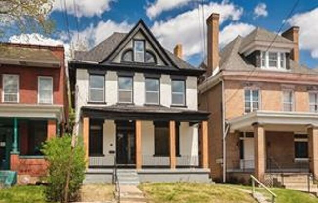 Stately Luxury Living in Schenley Heights – Now Leasing