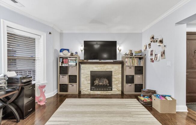 5726 N MOZART